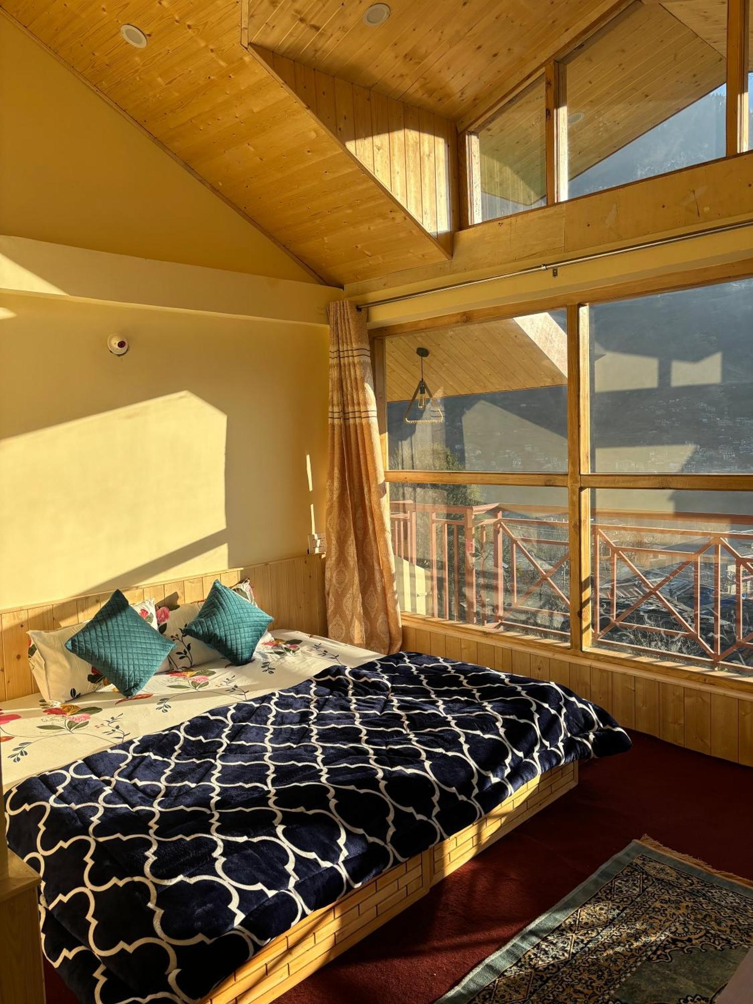 The Pineapple Home Manali  Luaran gambar