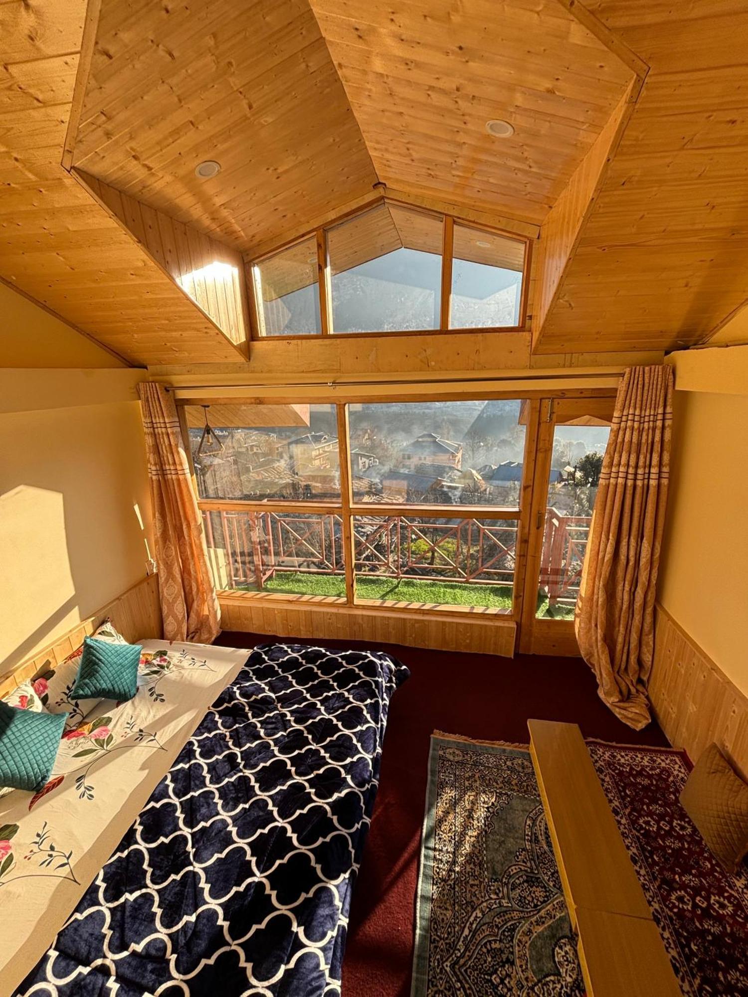 The Pineapple Home Manali  Luaran gambar